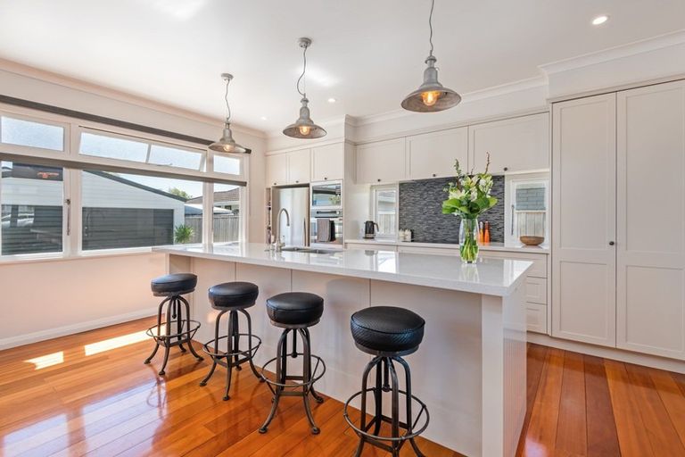 Photo of property in 85 Chelwood Street, Takaro, Palmerston North, 4412