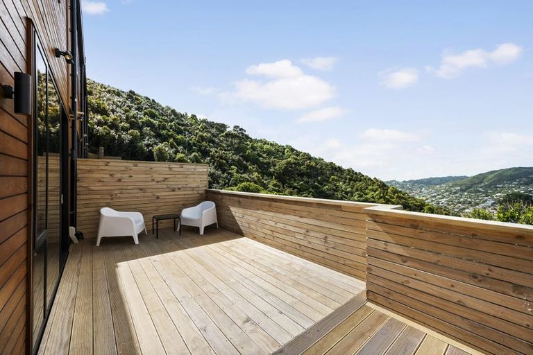 Photo of property in 28 Cathie Place, Karori, Wellington, 6012