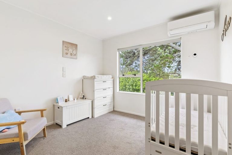 Photo of property in 10 Owl Court, Unsworth Heights, Auckland, 0632