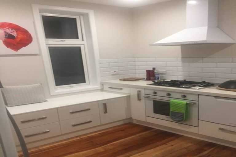 Photo of property in 34f1 Hawkestone Street, Thorndon, Wellington, 6011