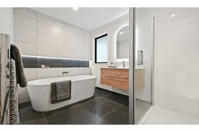 Photo of property in 2 Mccahon Drive, Rangiora, 7400