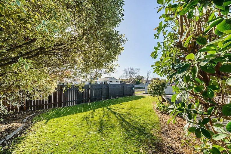 Photo of property in 24 Holdsworth Avenue, Milson, Palmerston North, 4414