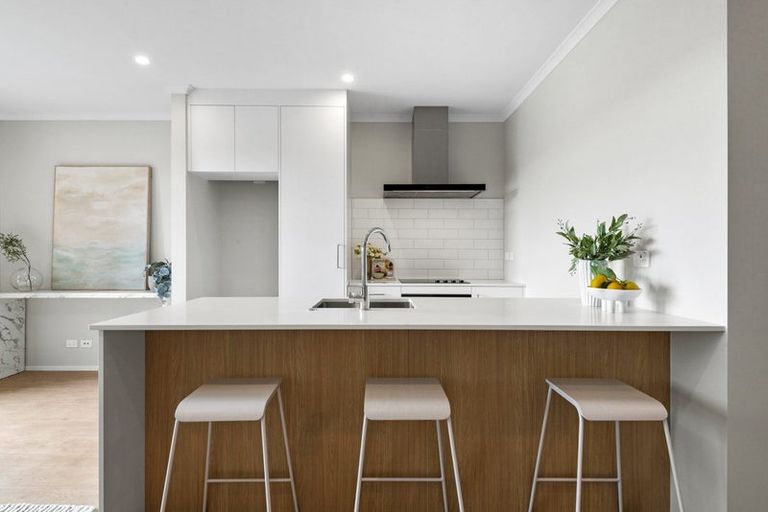 Photo of property in 5/1 Parapara Place, Albany, 0632