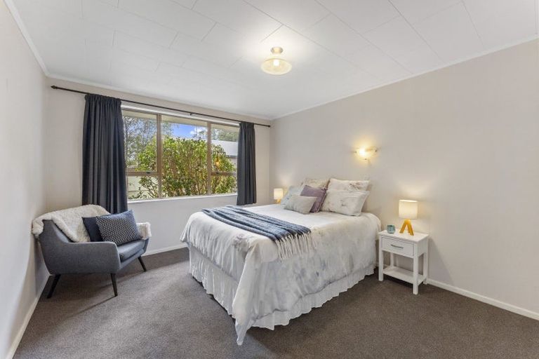 Photo of property in 2/110 Pinehaven Road, Pinehaven, Upper Hutt, 5019
