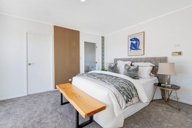 Photo of property in 29 Tenbless Court, Unsworth Heights, Auckland, 0632