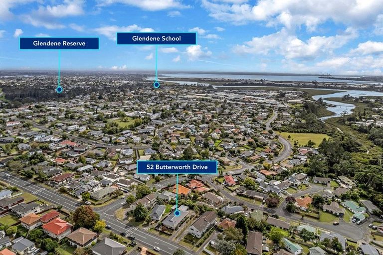 Photo of property in 2/52 Butterworth Drive, Glendene, Auckland, 0602