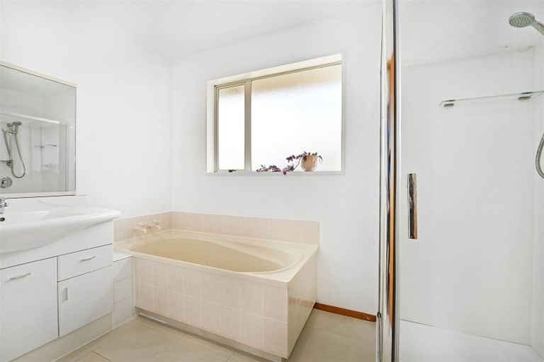 Photo of property in 6 Mull Place, Broomfield, Christchurch, 8042