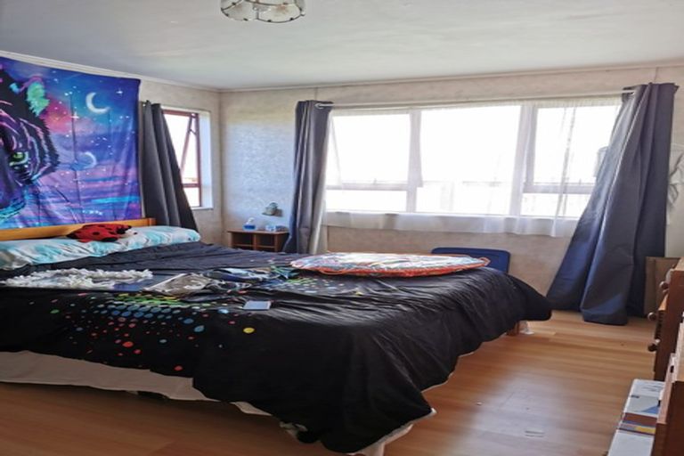 Photo of property in 6 Karamu Street, Te Atatu Peninsula, Auckland, 0610