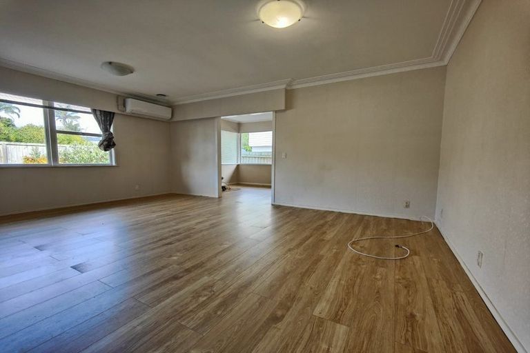 Photo of property in 5 Wilbur Place, Pakuranga Heights, Auckland, 2010