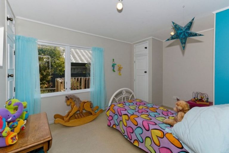 Photo of property in 110a Mcleod Road, Te Atatu South, Auckland, 0610