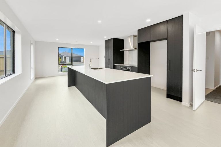 Photo of property in 35 Bill Hammond Drive, Belfast, 8051