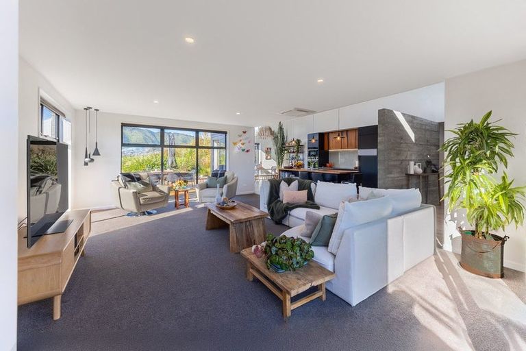 Photo of property in 9 Te Heke Place, Waikanae, 5036