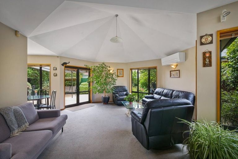 Photo of property in 113 Avonhead Road, Avonhead, Christchurch, 8042