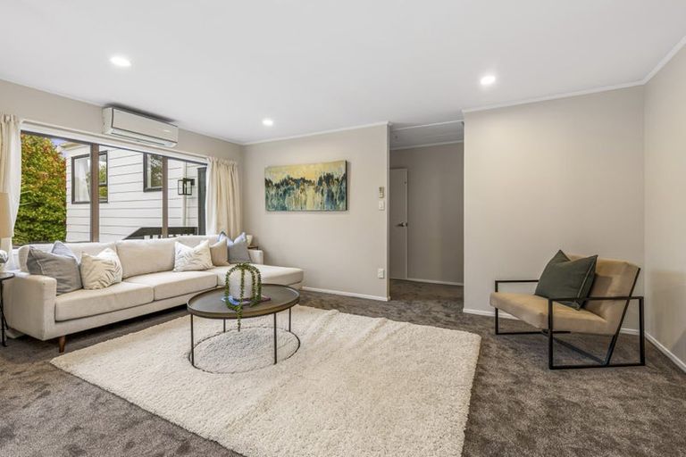Photo of property in 14 Packham Place, Beach Haven, Auckland, 0626