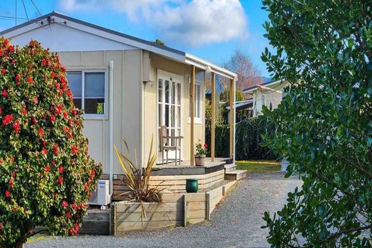 Photo of property in 47 Gray Avenue, Paraparaumu Beach, Paraparaumu, 5032