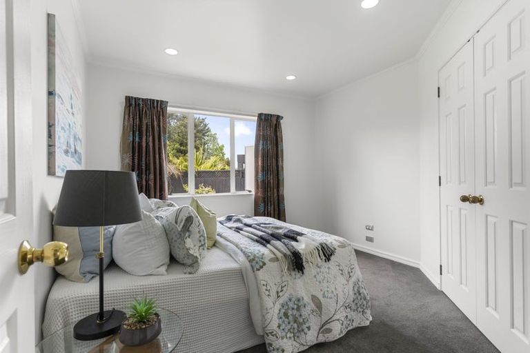 Photo of property in 9 Nathan Close, Somerville, Auckland, 2014
