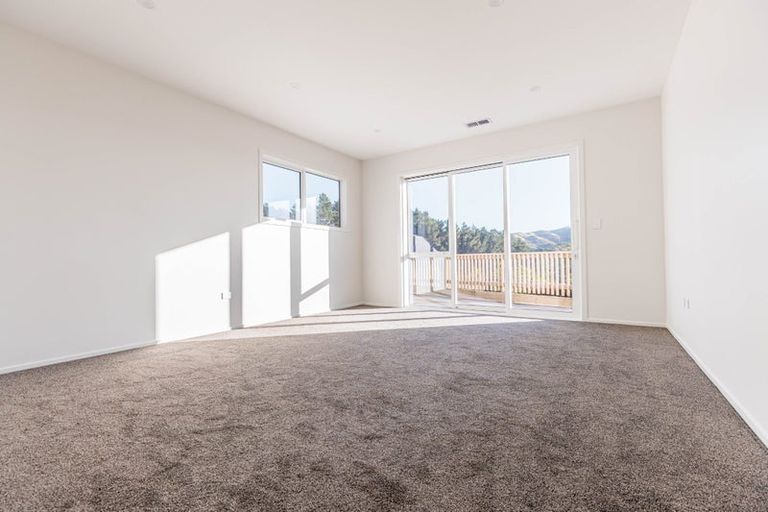 Photo of property in 22 Prestbury Grove, Churton Park, Wellington, 6037