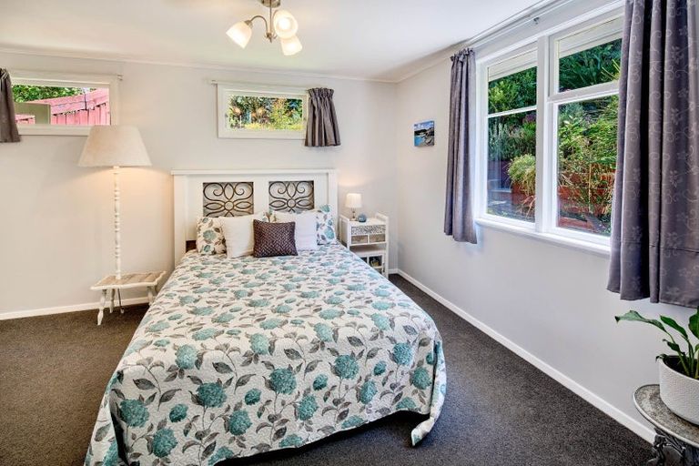 Photo of property in 22 Rintoul Grove, Stokes Valley, Lower Hutt, 5019