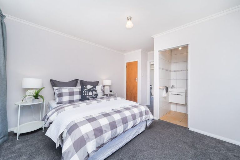 Photo of property in 49 College Street, Awapuni, Palmerston North, 4412