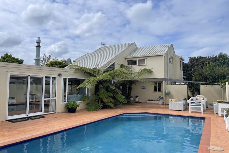 Photo of property in 3 Moana Place, Taradale, Napier, 4112