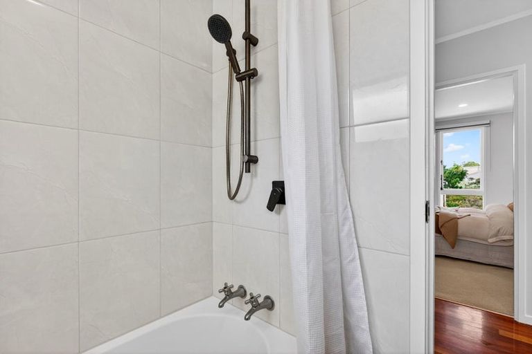 Photo of property in 17 Lysander Crescent, Beach Haven, Auckland, 0626
