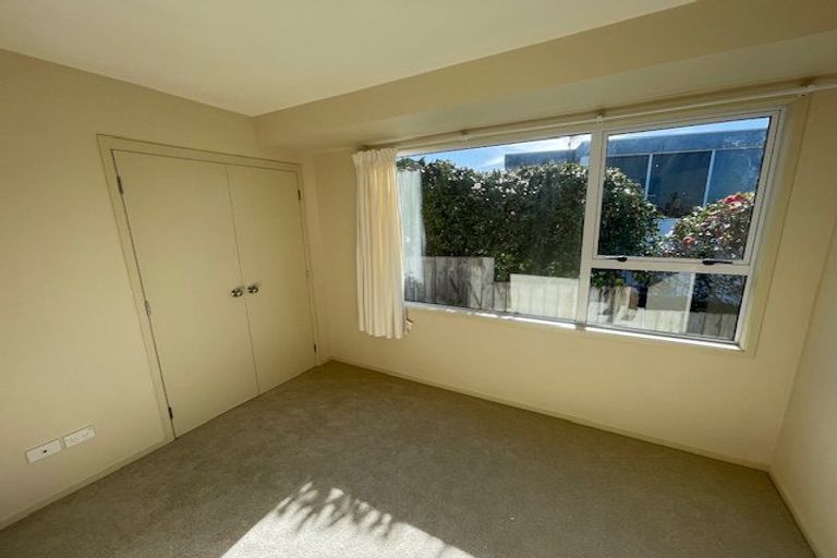 Photo of property in 1/28 Beach Road, Castor Bay, Auckland, 0620
