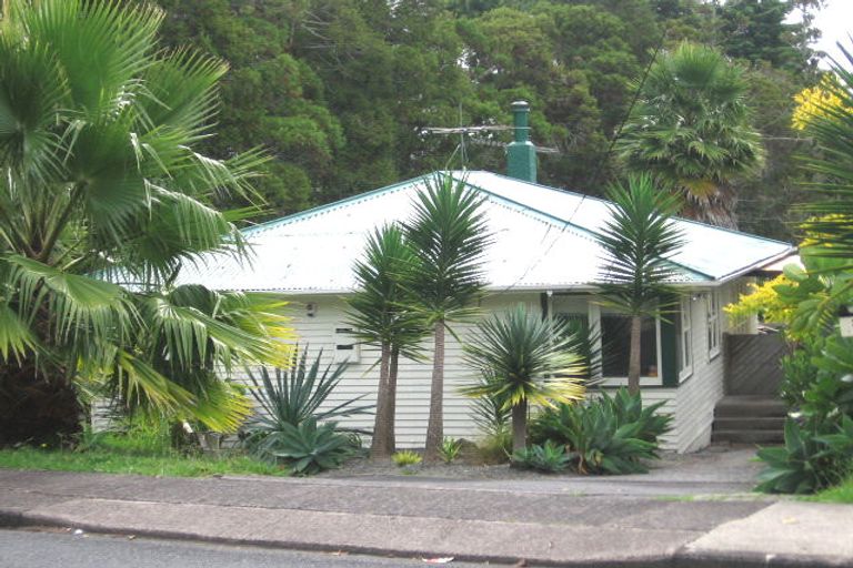 Photo of property in 39 Derwent Crescent, Titirangi, Auckland, 0604