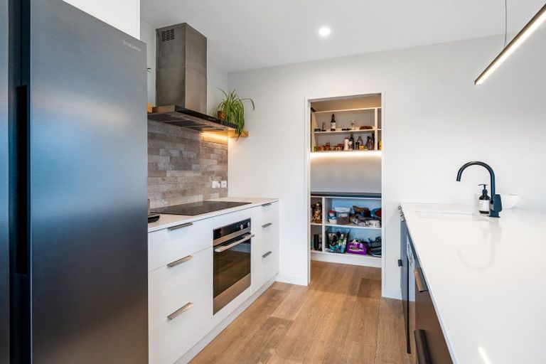 Photo of property in 2 Mcneil Crescent, Wanaka, 9305