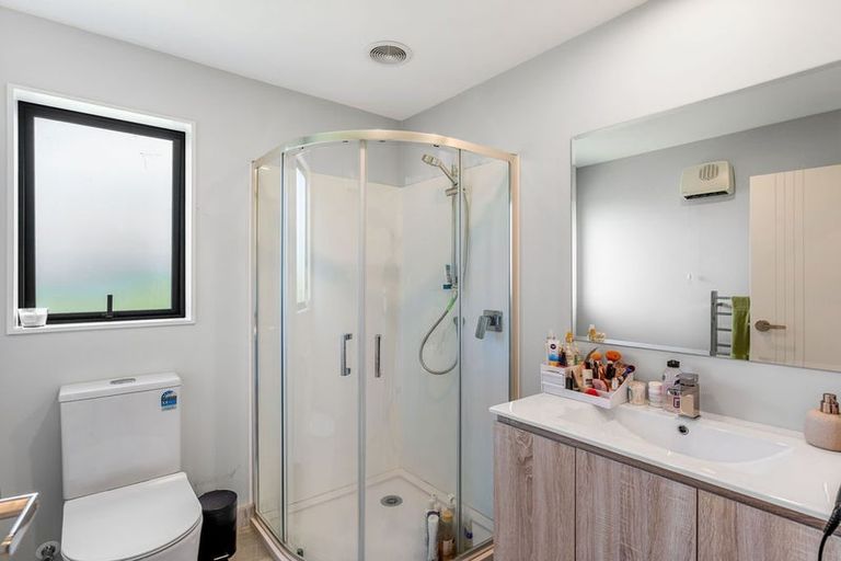 Photo of property in 26 Kaimai Avenue, Massey, Auckland, 0614