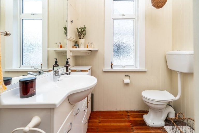 Photo of property in 2/11 Retter Street, Paparangi, Wellington, 6037