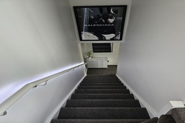 Photo of property in 10 Ara Patukawenga, Tawa, Wellington, 5028