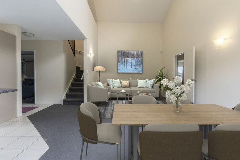 Photo of property in 40 Keri Vista Rise, Papakura, 2110