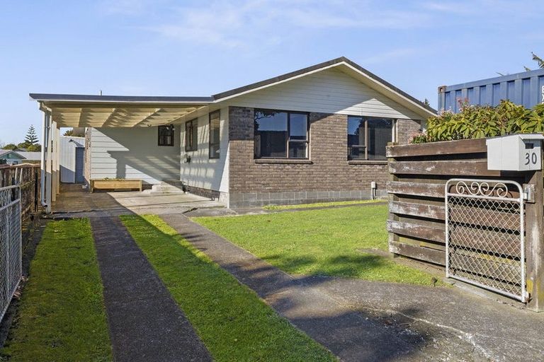Photo of property in 30 Rahiri Street, Waitara, 4320