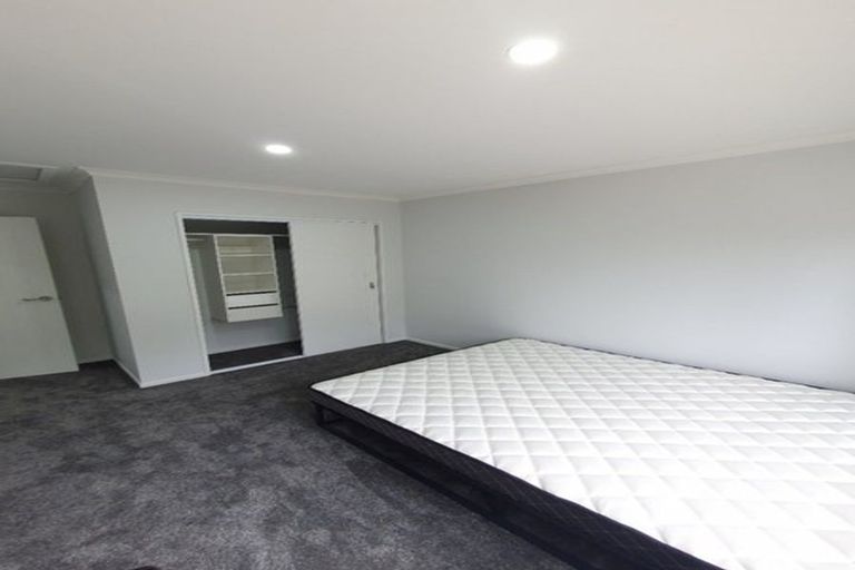 Photo of property in 425d Great South Road, Opaheke, Papakura, 2113