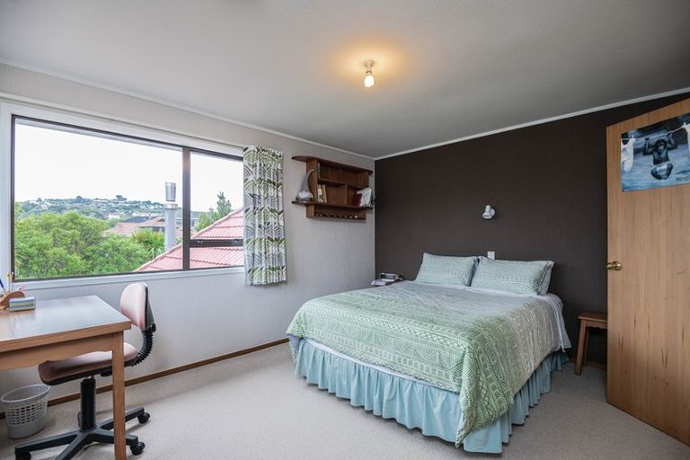 Photo of property in 11 Montrose Grove, Churton Park, Wellington, 6037