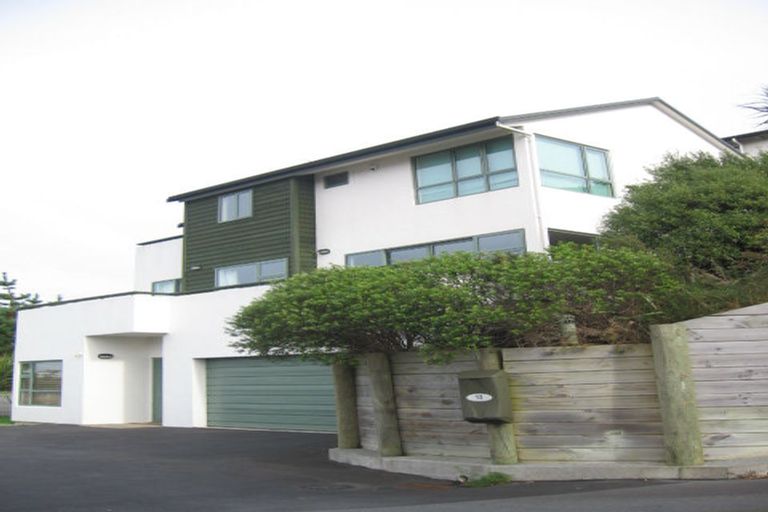 Photo of property in 12 Atamira Close, Churton Park, Wellington, 6037