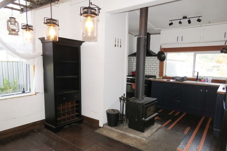 Photo of property in 3 Herald Street, Reefton, 7830