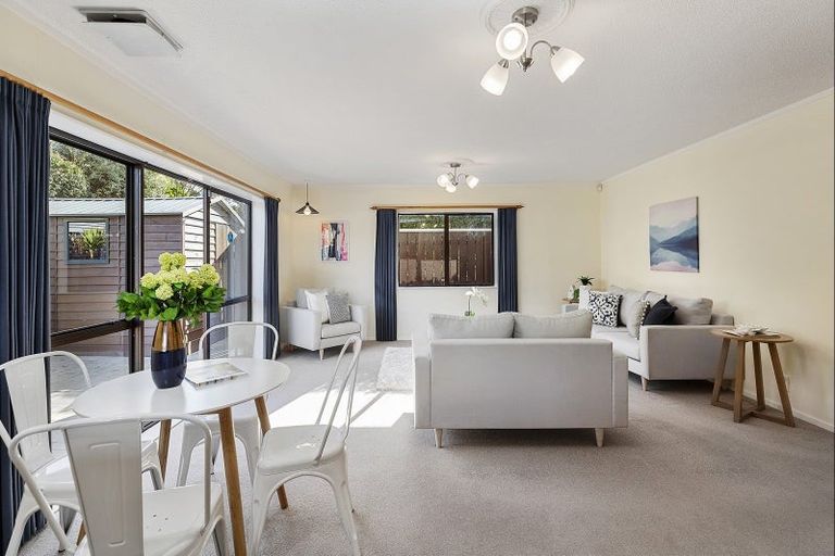 Photo of property in 21 Cecil Road, Tawa, Wellington, 5028