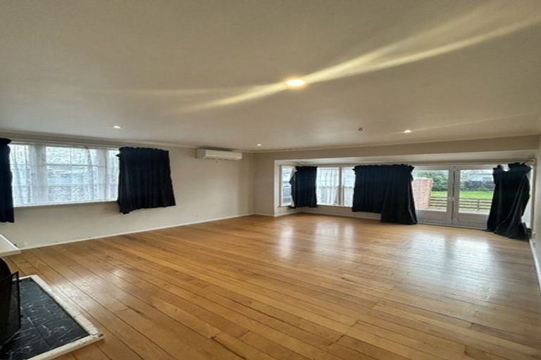 Photo of property in 641 Featherston Street, Roslyn, Palmerston North, 4414