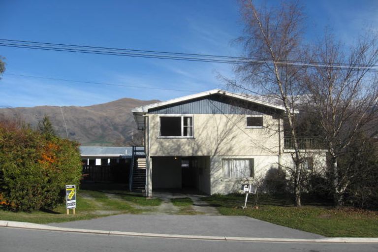 Photo of property in 77 Helwick Street, Wanaka, 9305