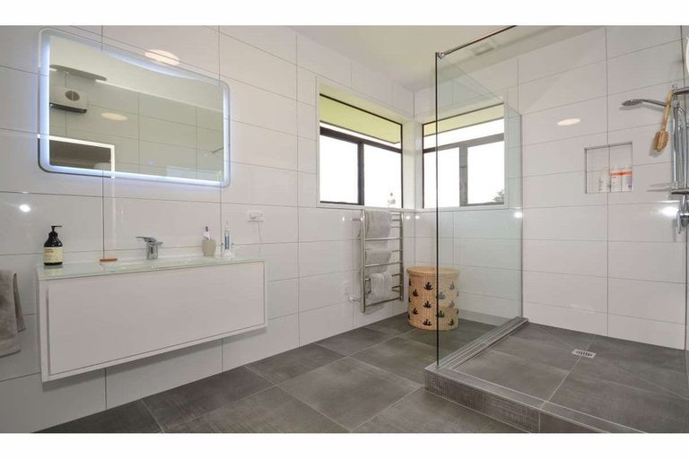 Photo of property in 9 Kerikeri Grove, Kerikeri, 0230