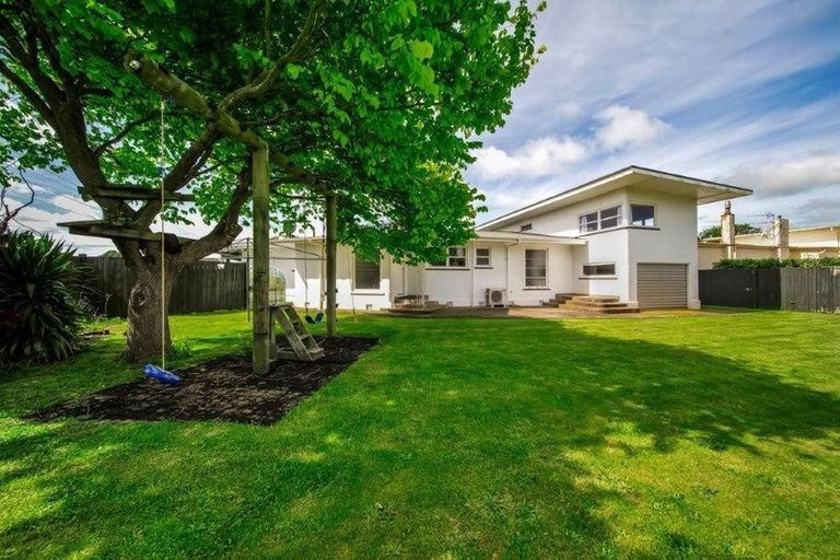 Photo of property in 161 South Road, Hawera, 4610