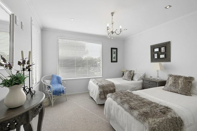 Photo of property in 10 Pendarves Street, New Plymouth, 4310
