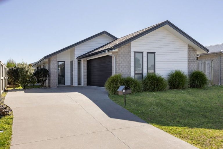 Photo of property in 43 Te Wharo Drive, Papamoa, 3118