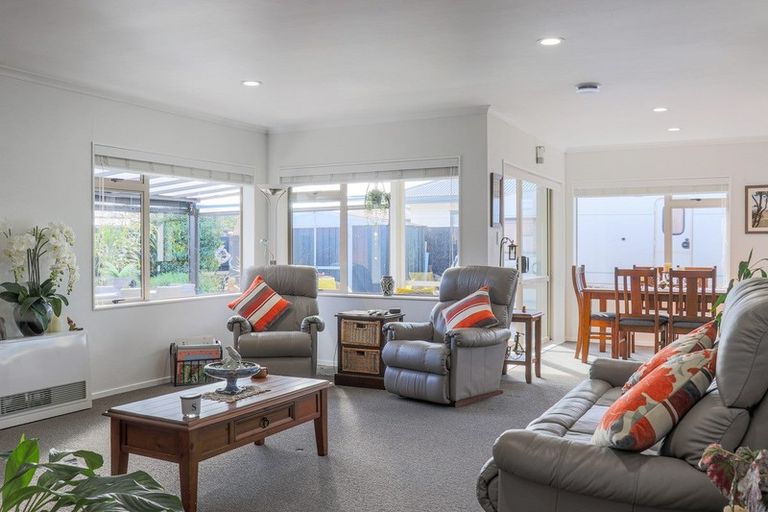 Photo of property in 19 Edgewater Grove, Whakatane, 3120