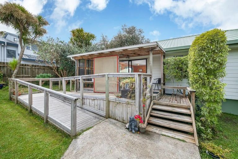 Photo of property in 59b Glendene Avenue, Glendene, Auckland, 0602