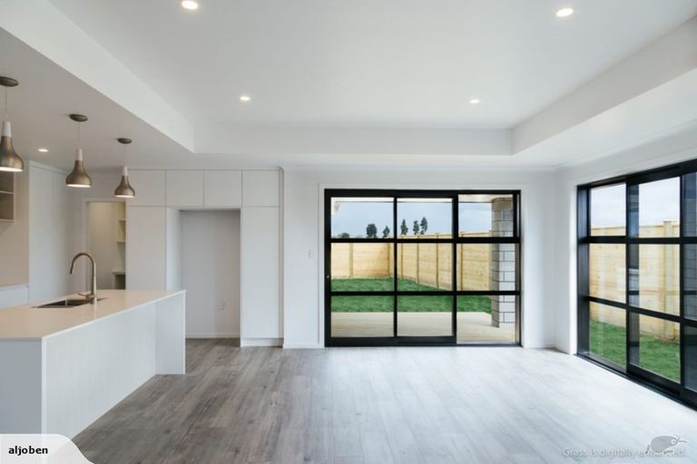 Photo of property in 12 Lewis Way, Cambridge, 3434