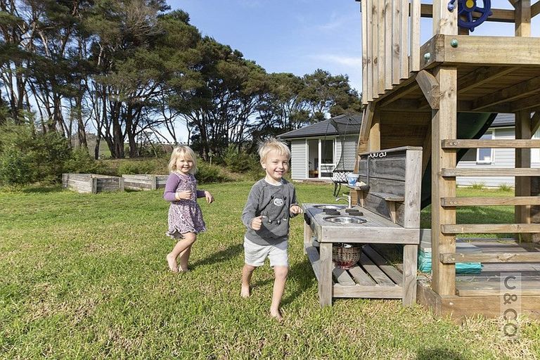 Photo of property in 1293 Old North Road, Helensville, 0875