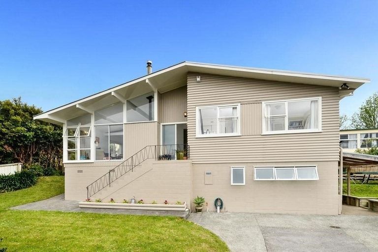 Photo of property in 22 Keegan Drive, Massey, Auckland, 0614