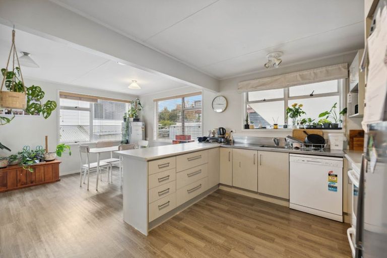 Photo of property in 2/86 Tamatea Road, Taupo, 3330